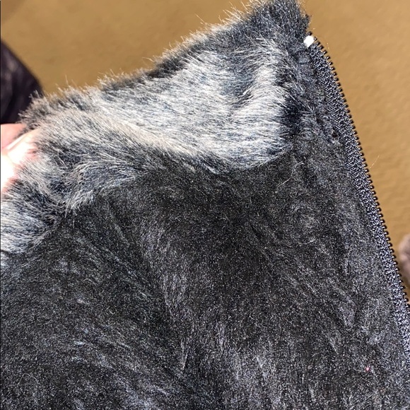Boston accent black boots size 8 faux fur lined - Picture 4 of 4